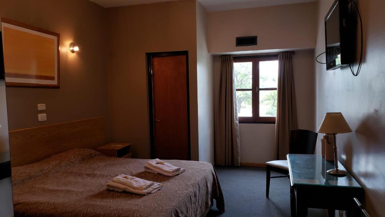 Hotel Lazaro 梅塞德斯镇 外观 照片