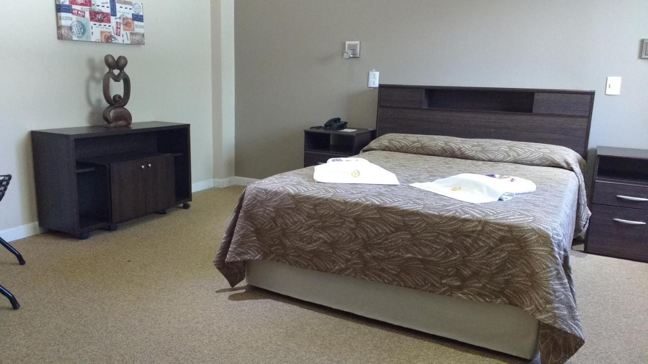 Hotel Lazaro 梅塞德斯镇 外观 照片