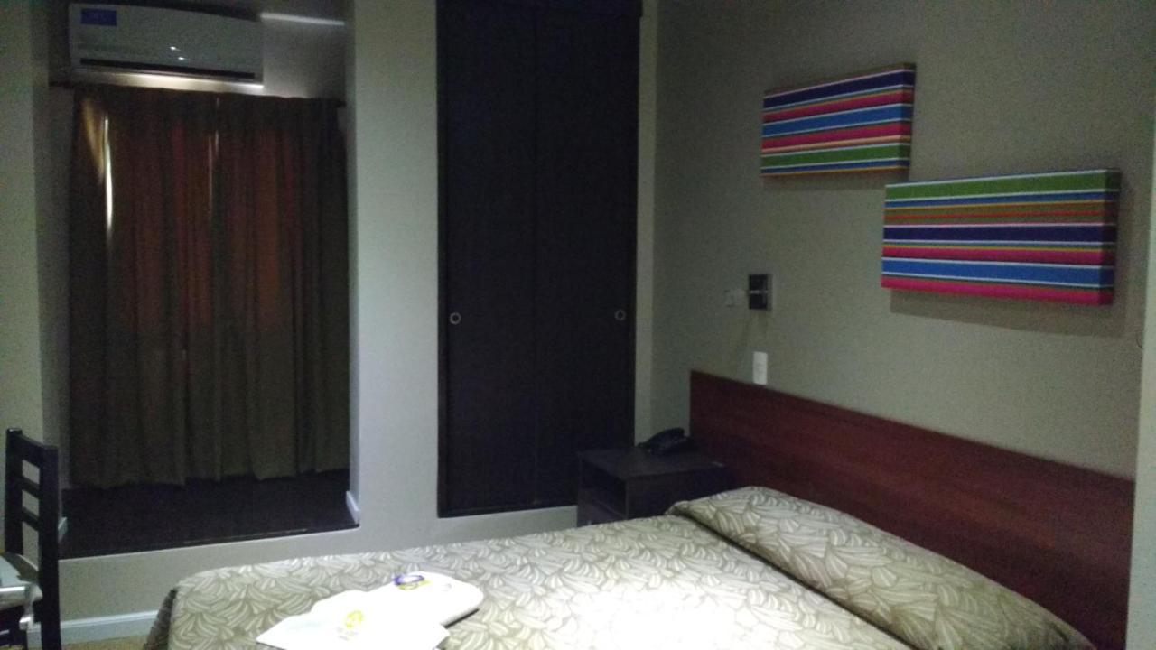 Hotel Lazaro 梅塞德斯镇 外观 照片
