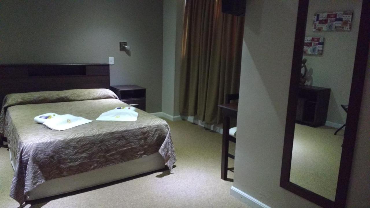 Hotel Lazaro 梅塞德斯镇 外观 照片