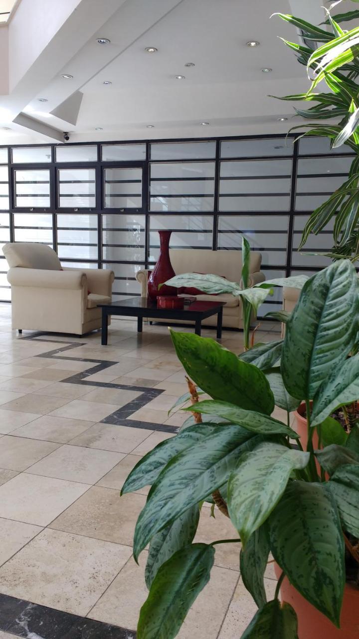 Hotel Lazaro 梅塞德斯镇 外观 照片
